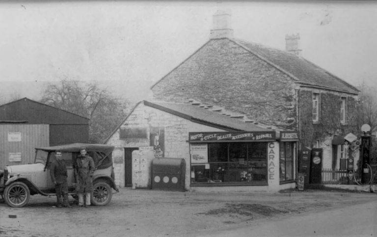 1920s photo of Wallmead Motors Garage